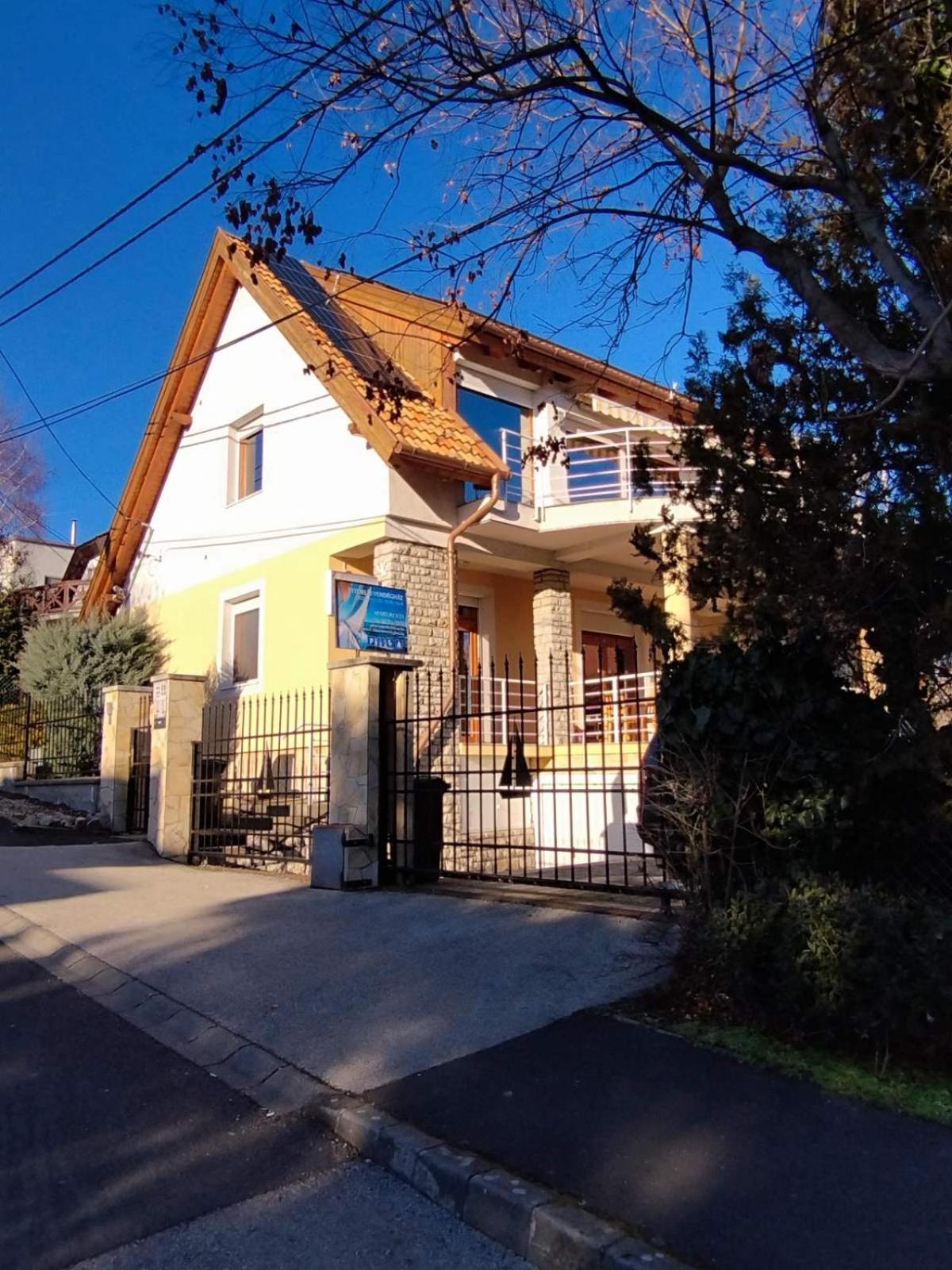 Apartman Vitorlas Vendeghaz Balatonfured Exterior photo