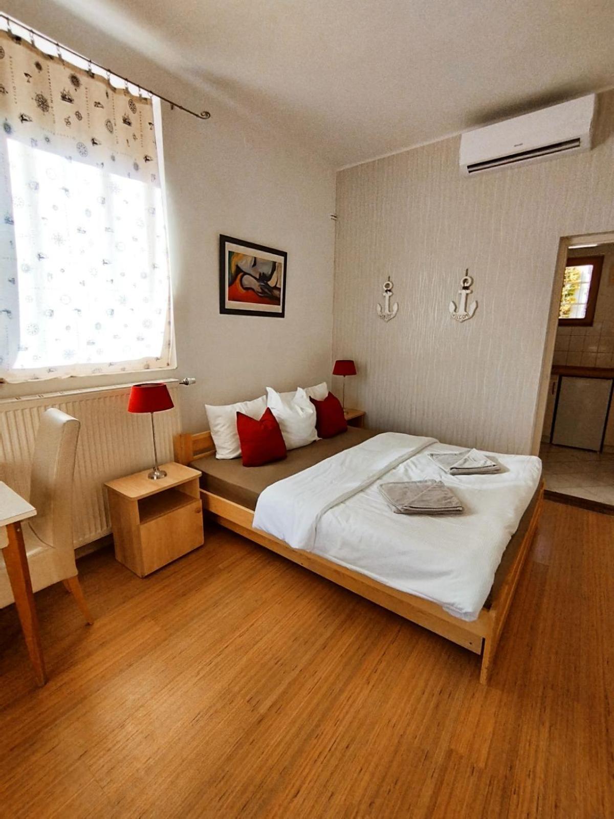 Apartman Vitorlas Vendeghaz Balatonfured Exterior photo