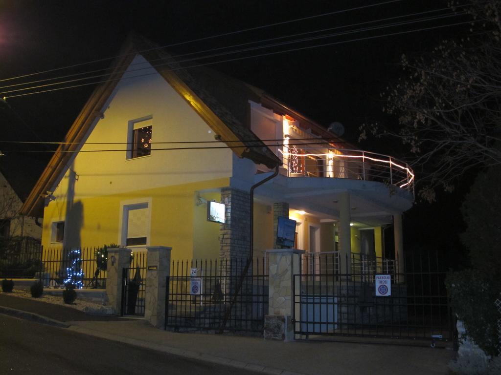 Apartman Vitorlas Vendeghaz Balatonfured Exterior photo